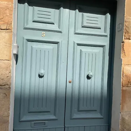 Lägenhet Parisio One Bedroom Maisonette In *