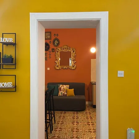 Parisio One Bedroom Maisonette In Apartmán